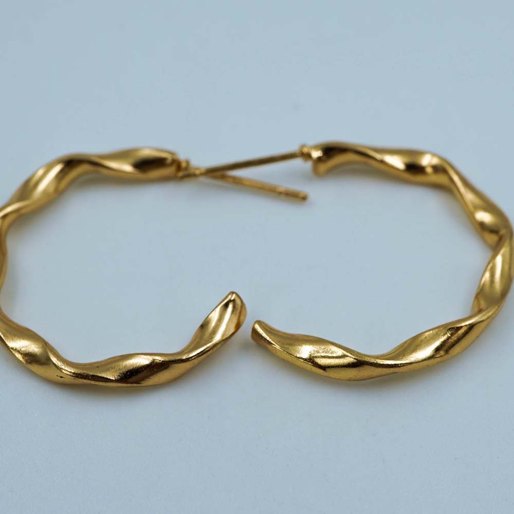 wavy hoops
