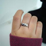 SG FASHION VAULT ADJUSTABLE CROSSIANT RING