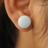 button blue studs