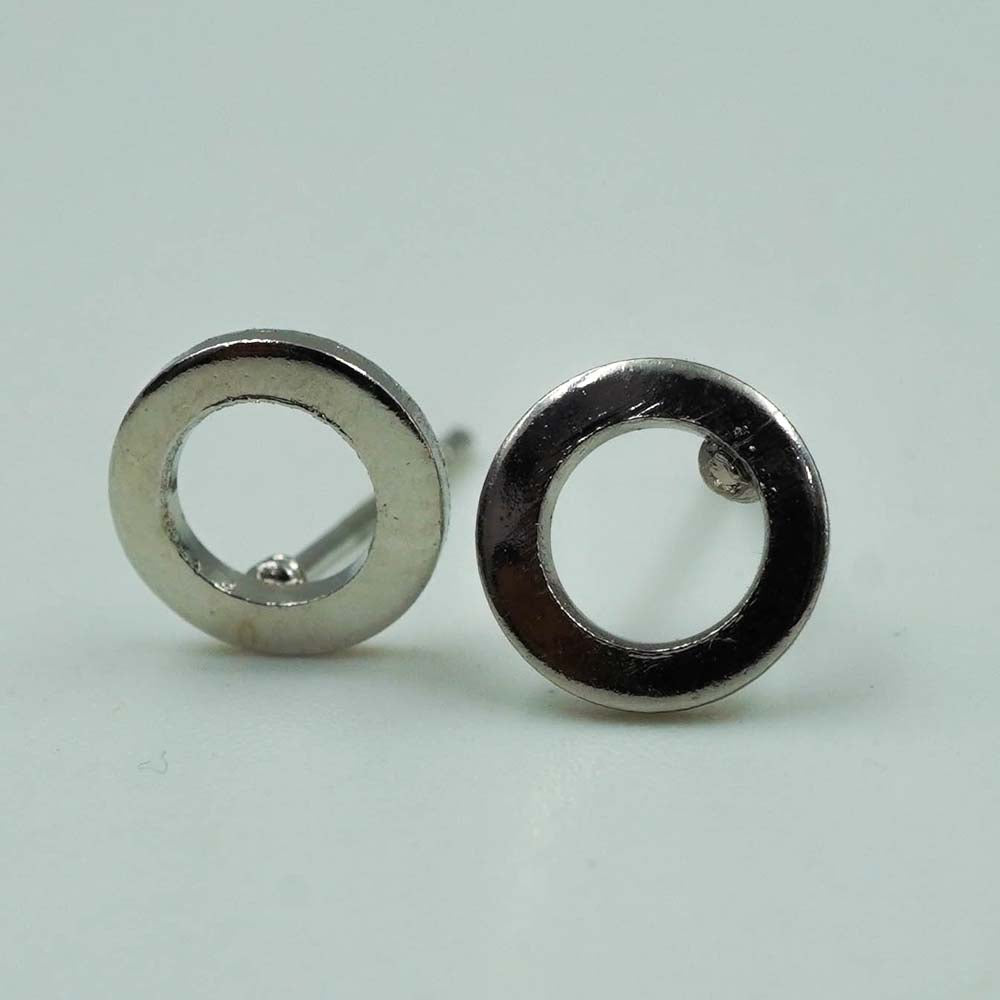 hollow silver studs D1029