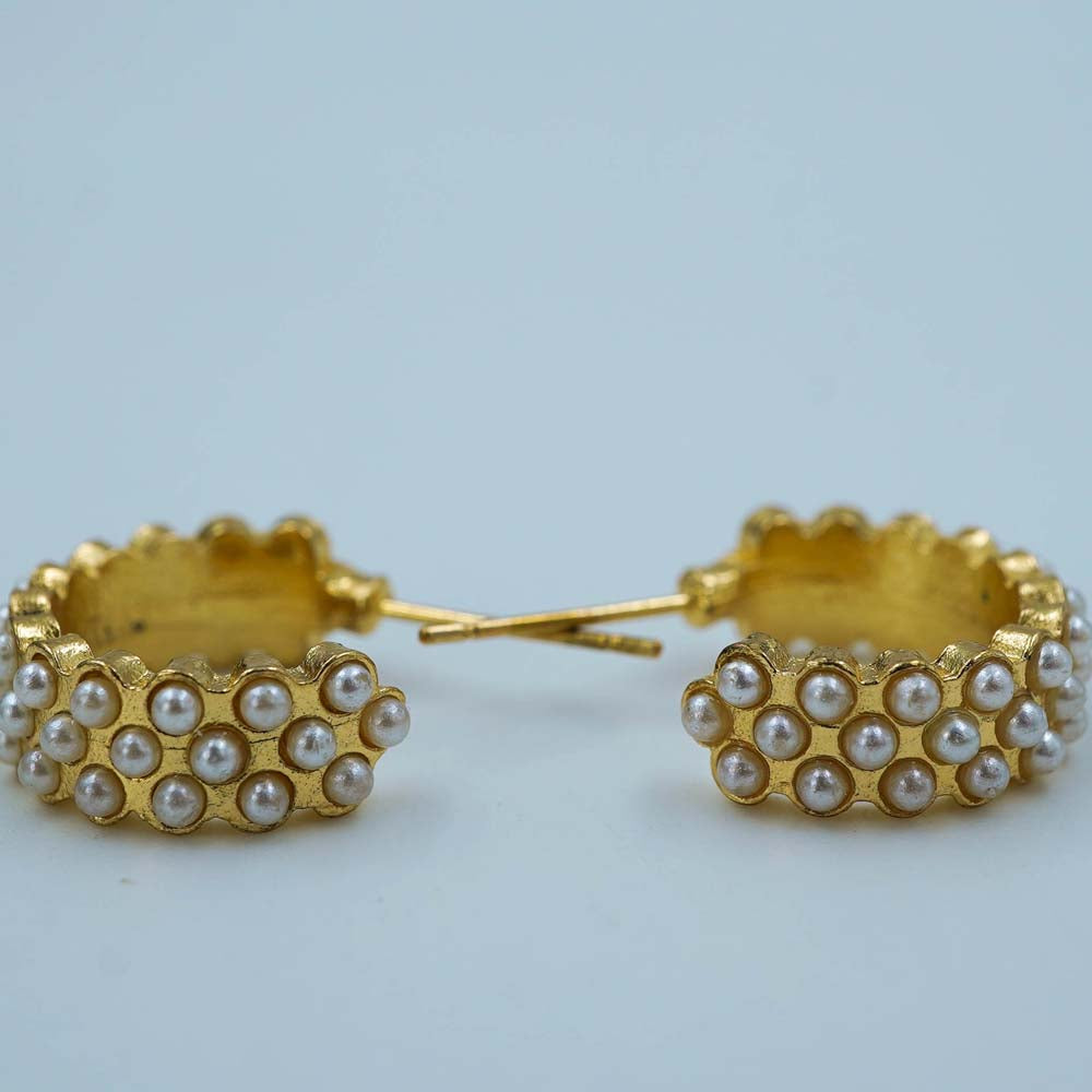 netted pearl hoops