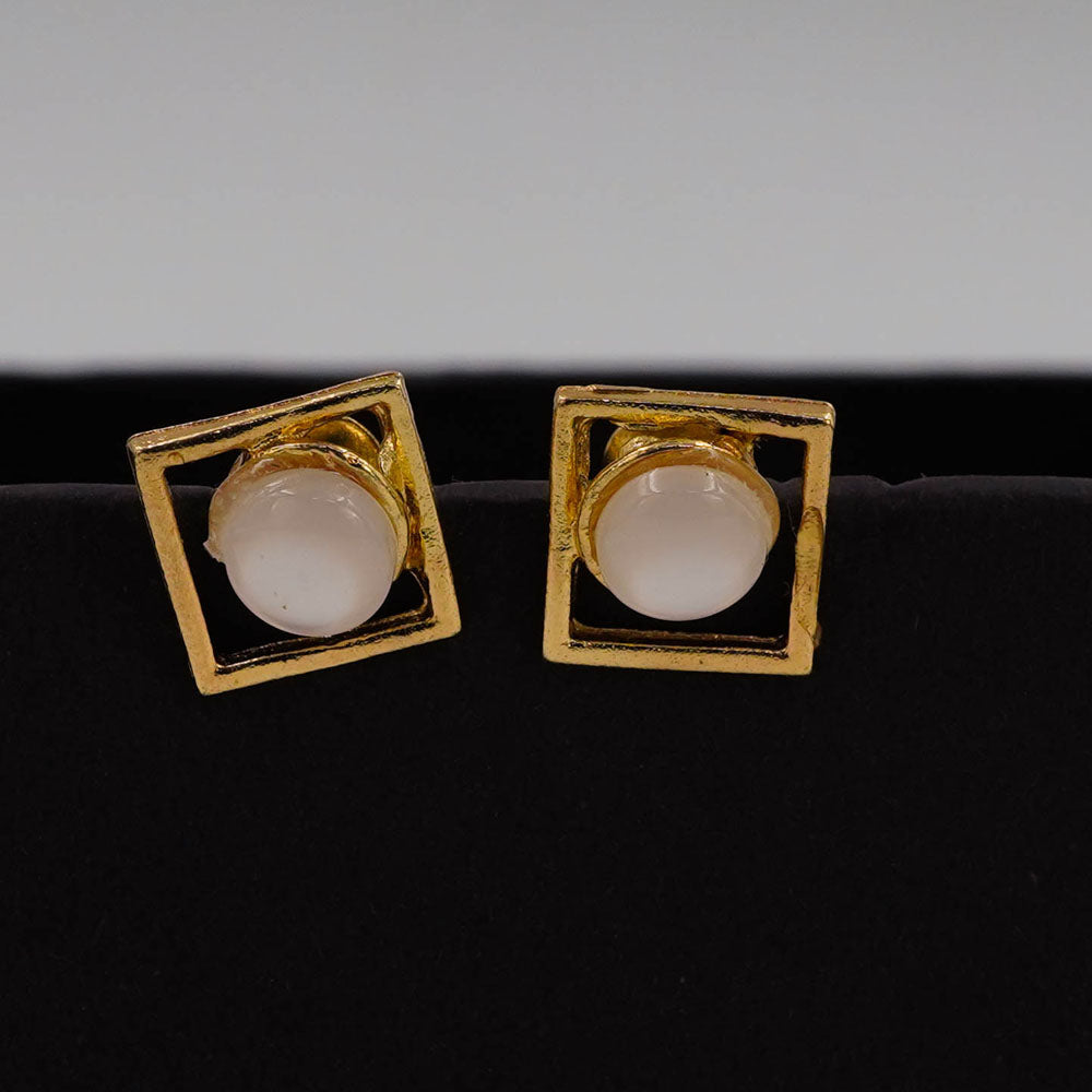 Square pearl studs D761
