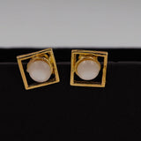 Square pearl studs D761