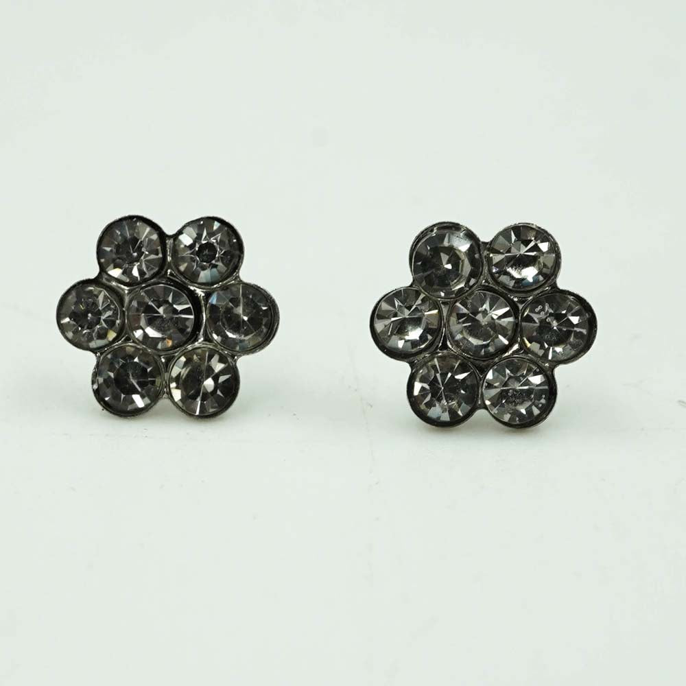 daisy silver studs