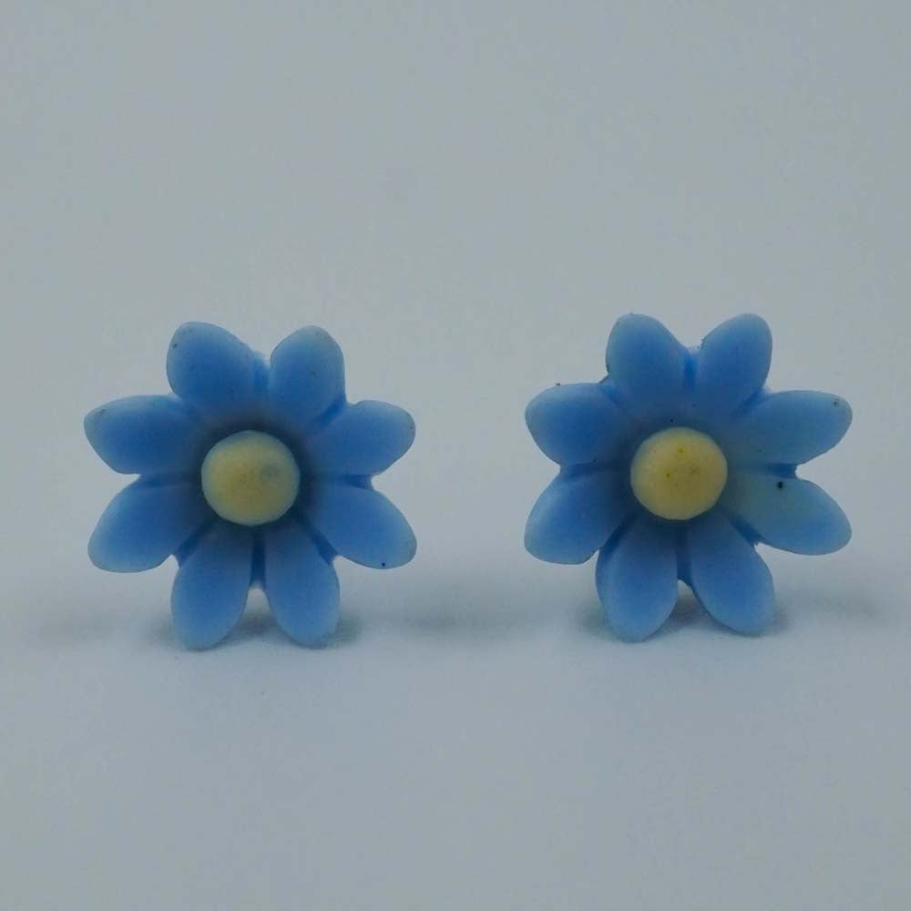 blue daisy studs
