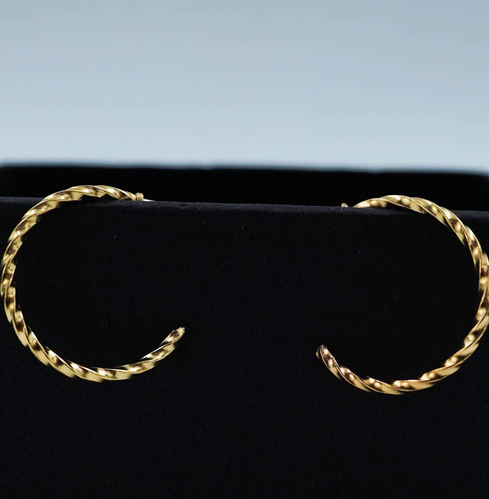 more twisted hoops