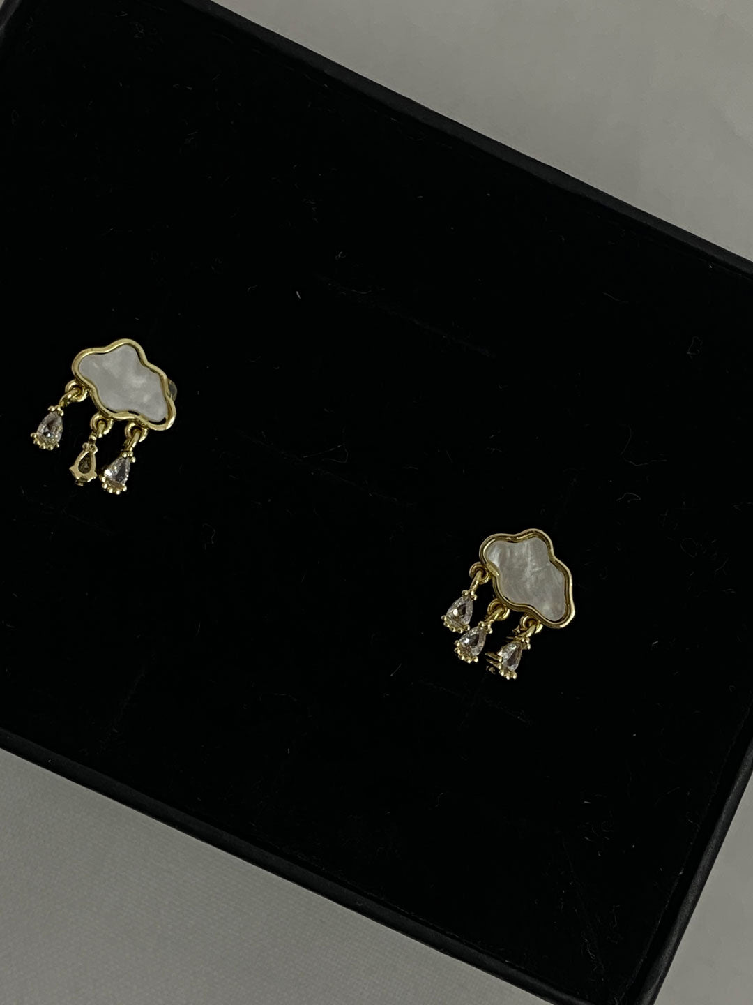 Leilani drop Studs