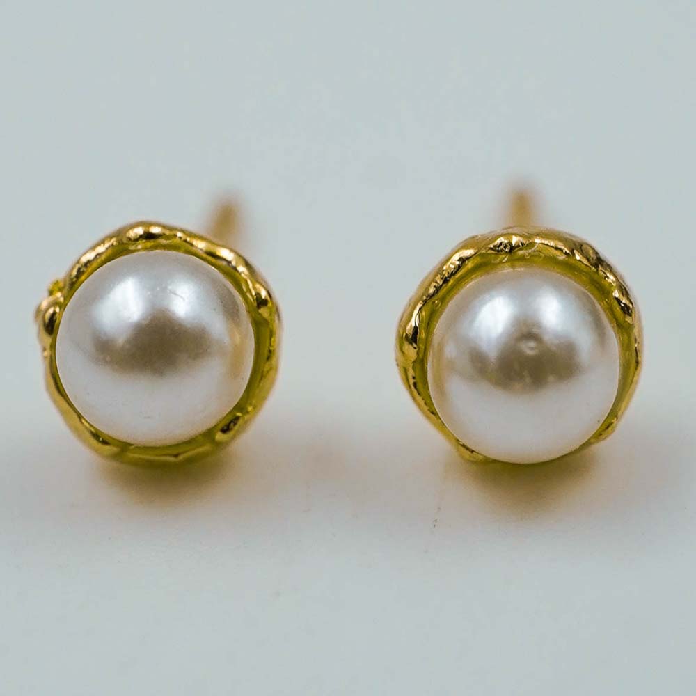 pearl studs