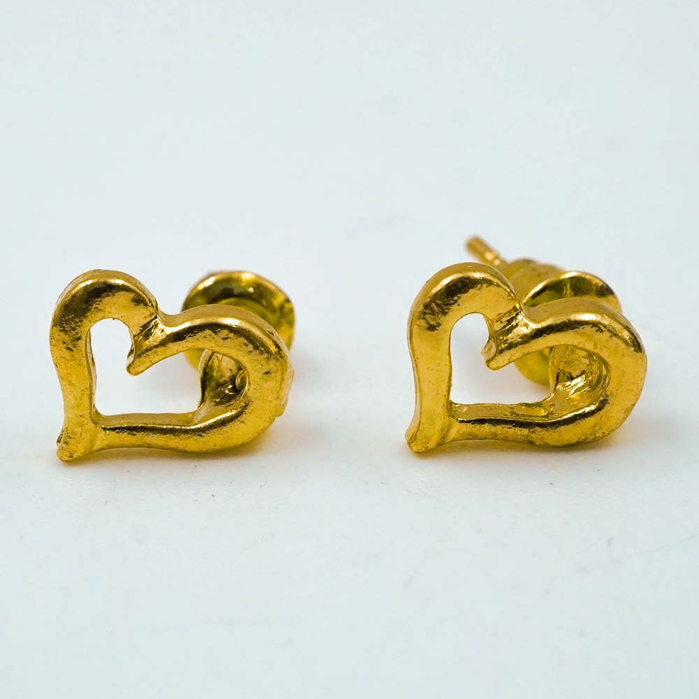 HEART SHAPED STUDS