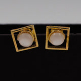 Square pearl studs D761