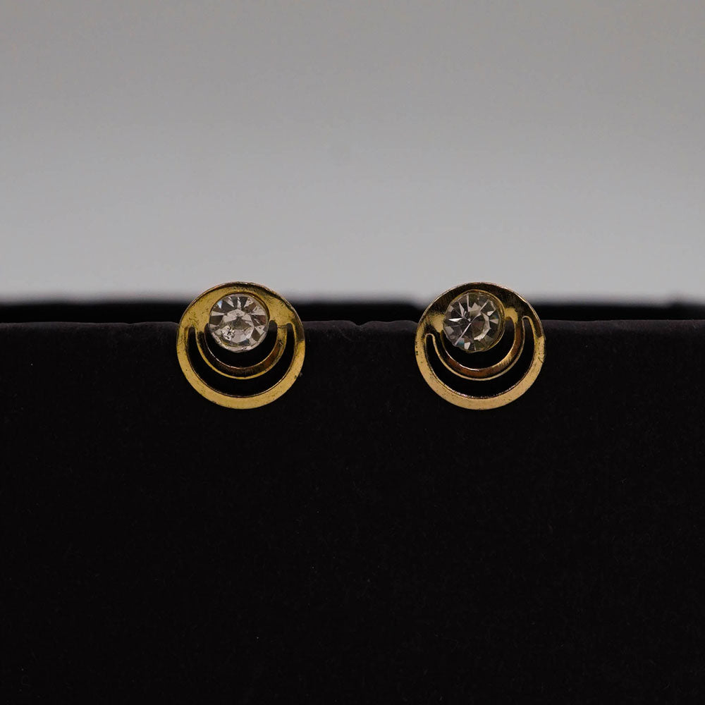 Rounded zircon studded studs d766