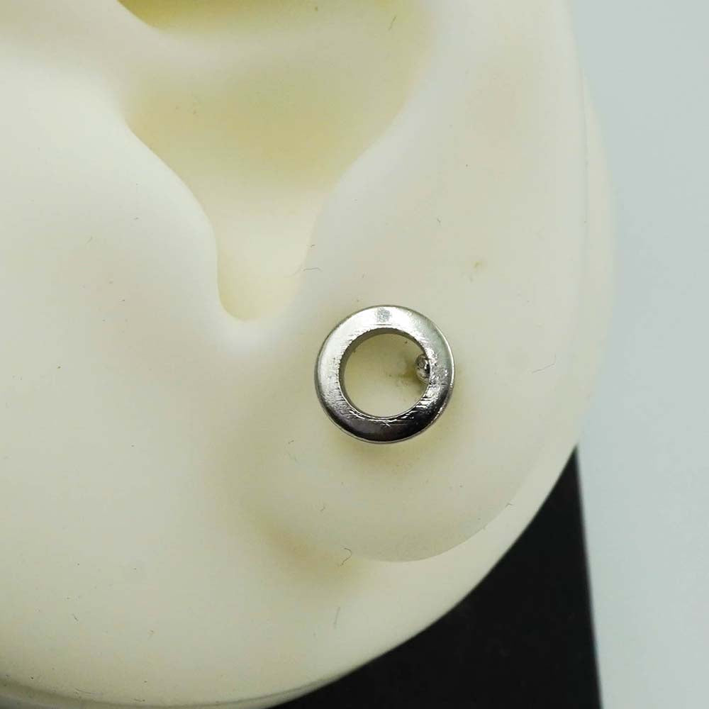 hollow silver studs D1029