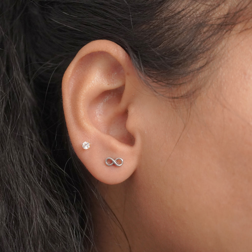 Infinity studs D523
