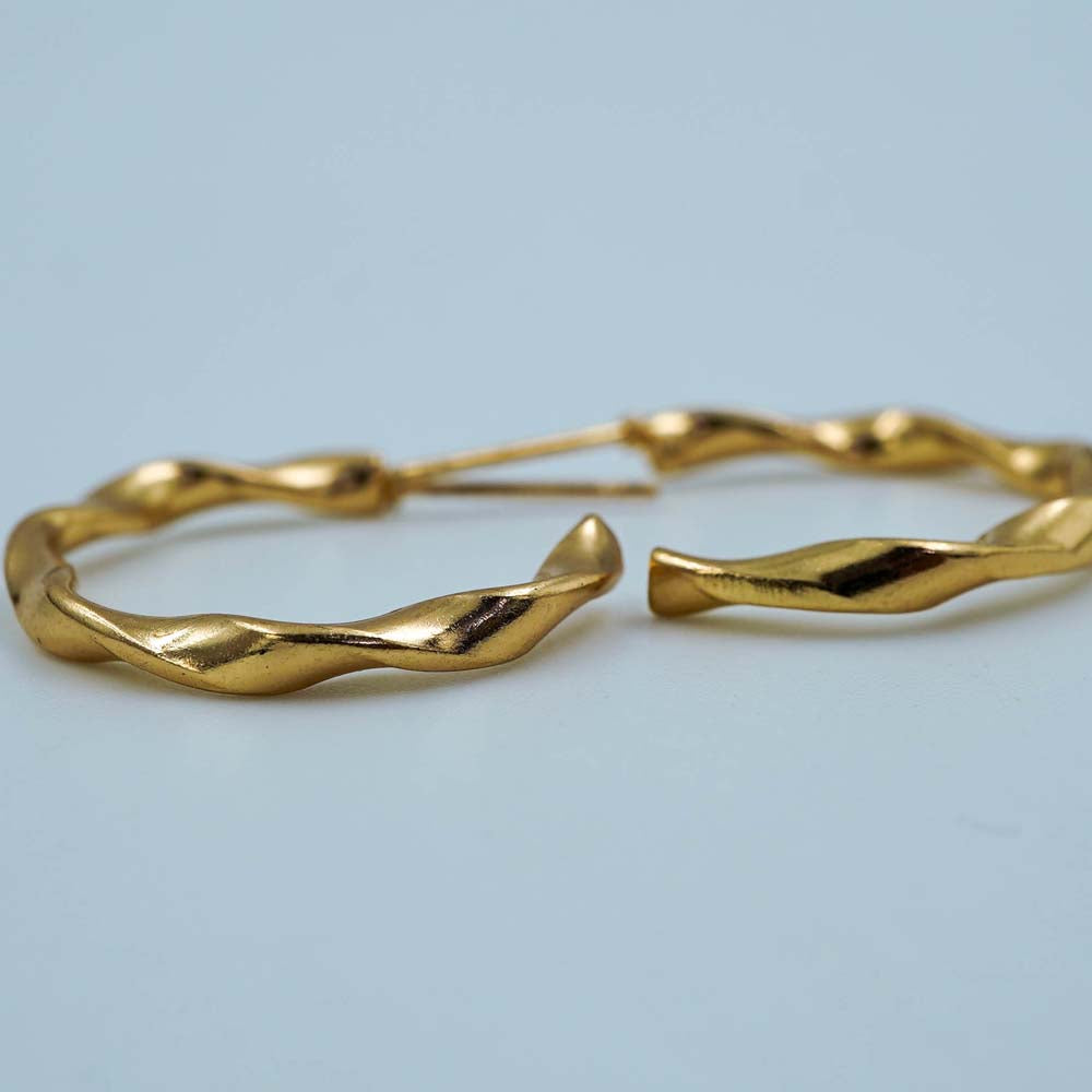 wavy hoops