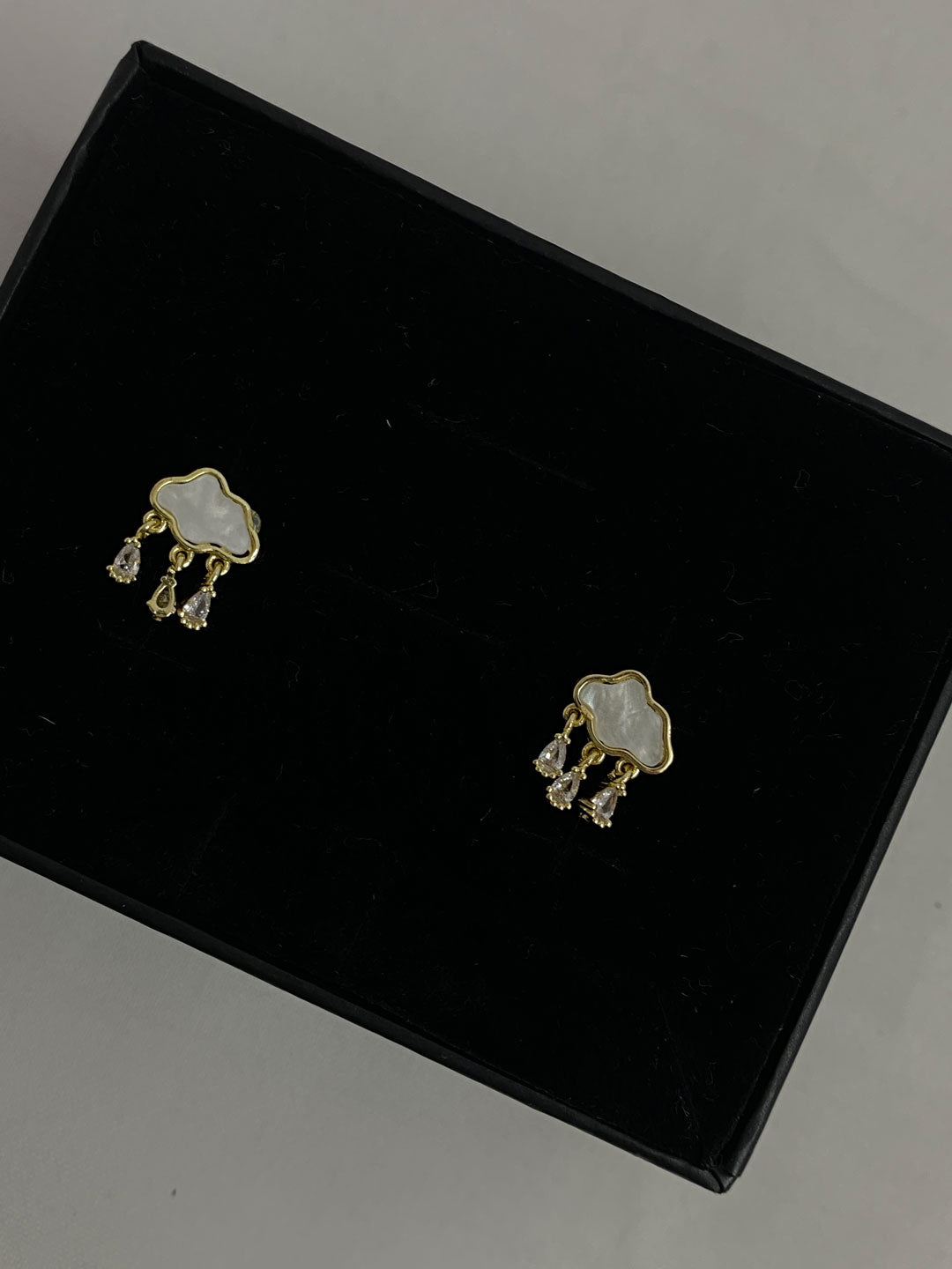 Leilani drop Studs