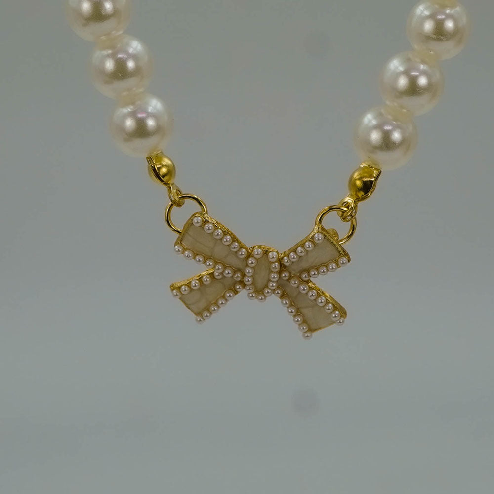 Stacy Bow pearl choker