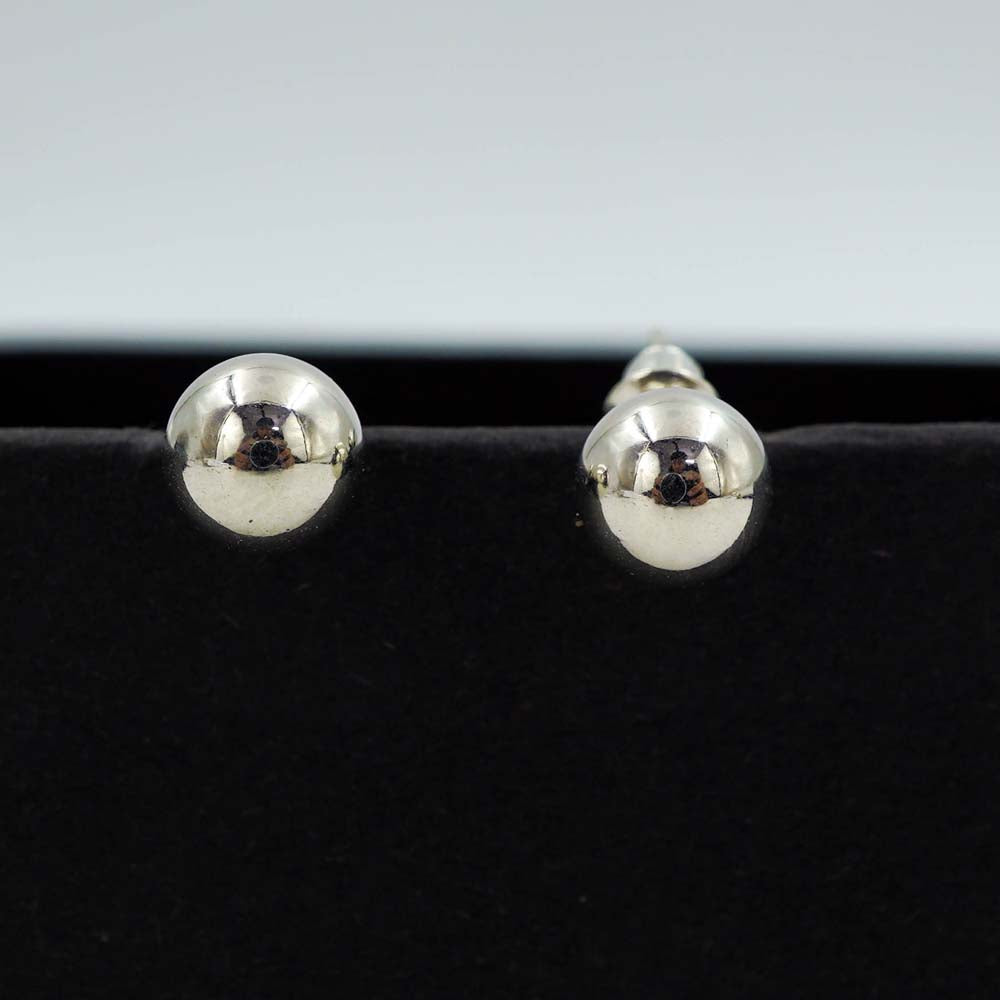 silver pearl studs