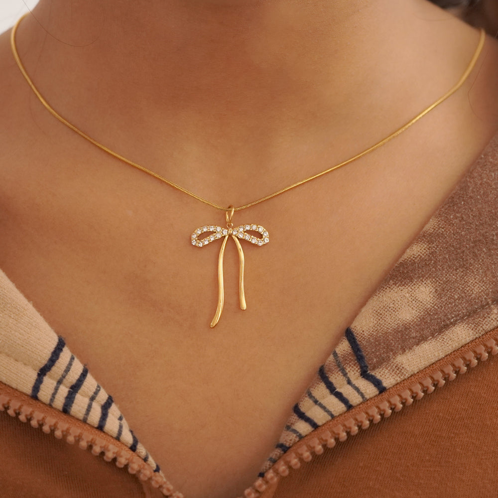 Faina big bow charm