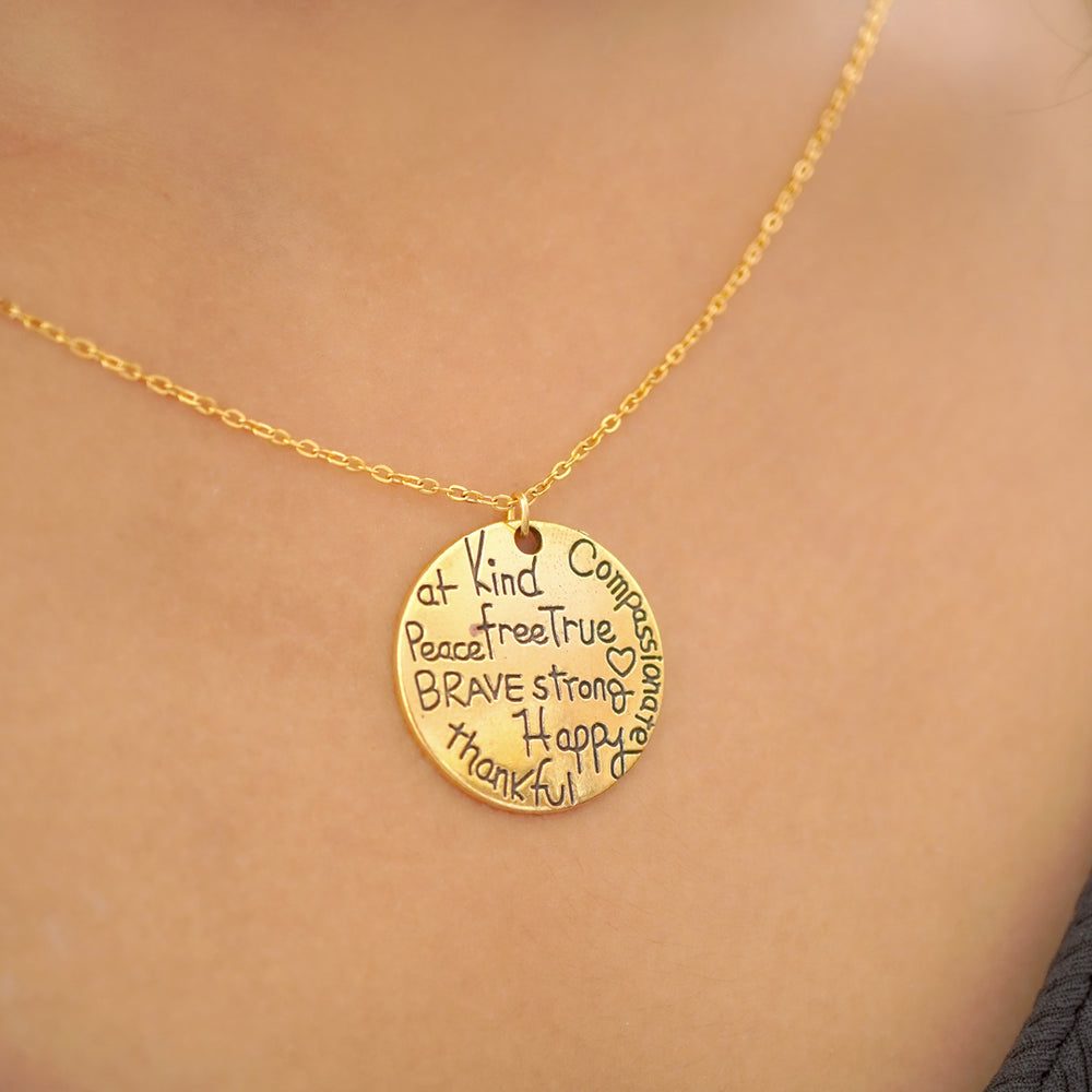 happy and thankful pendent