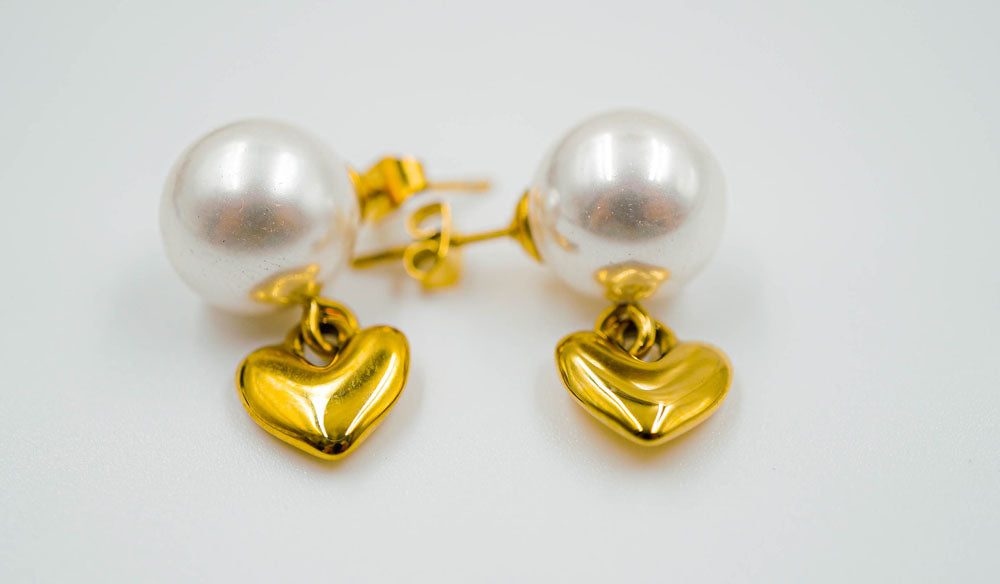 Pearl and heart drop earrings D475