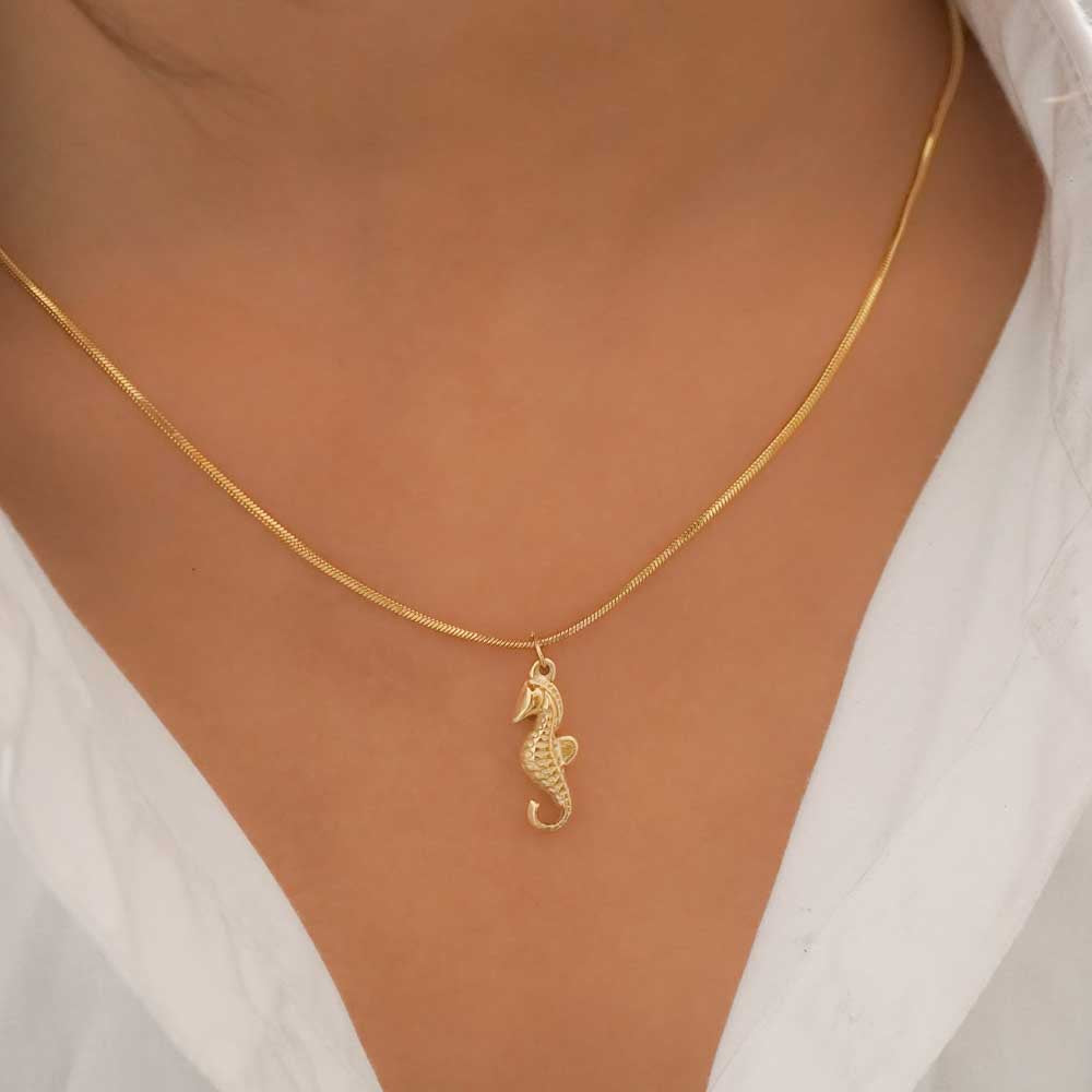 small sea horse charm