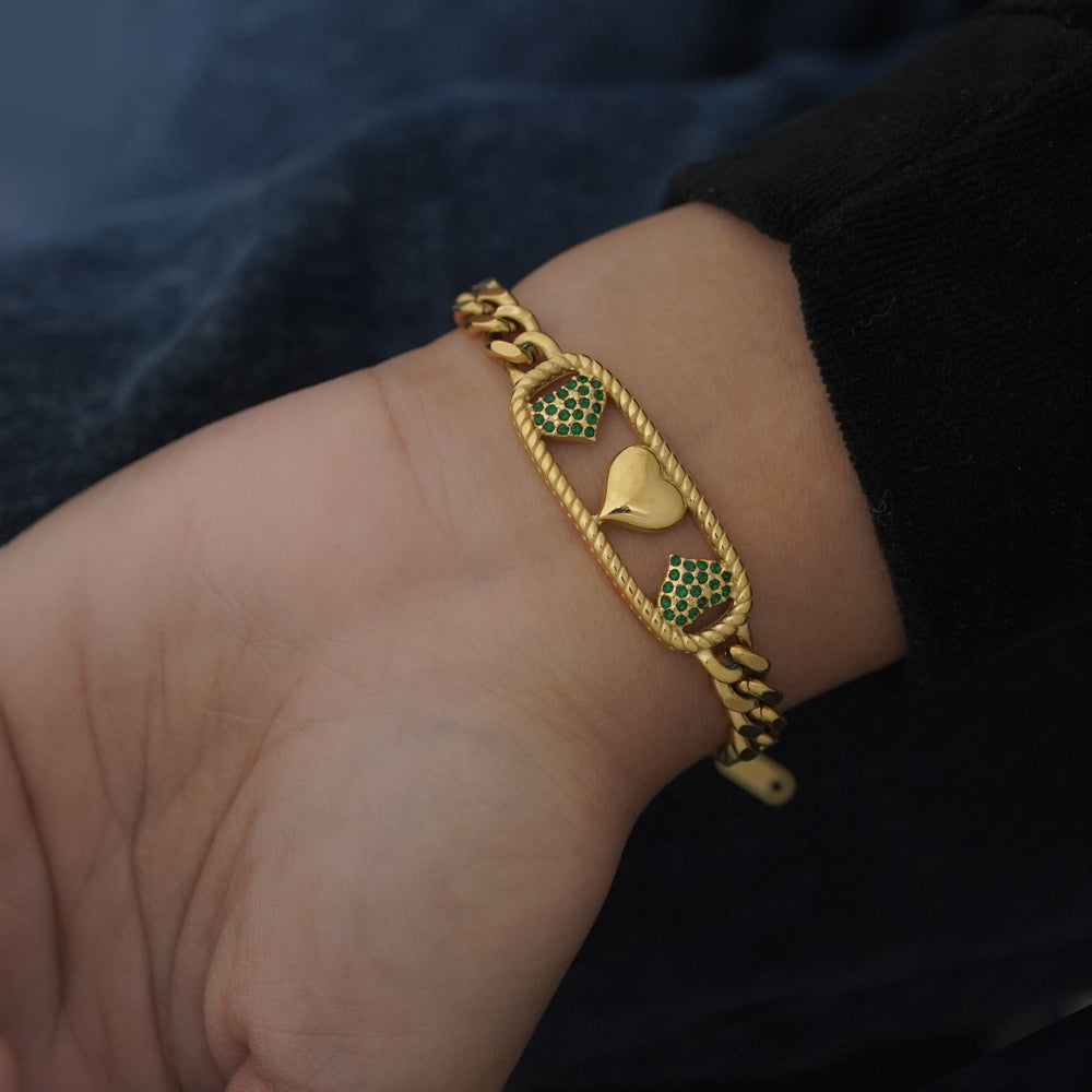 Striking heart cuban link chain bracelet