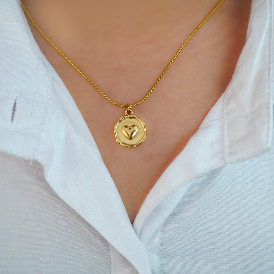 Lucy pendent