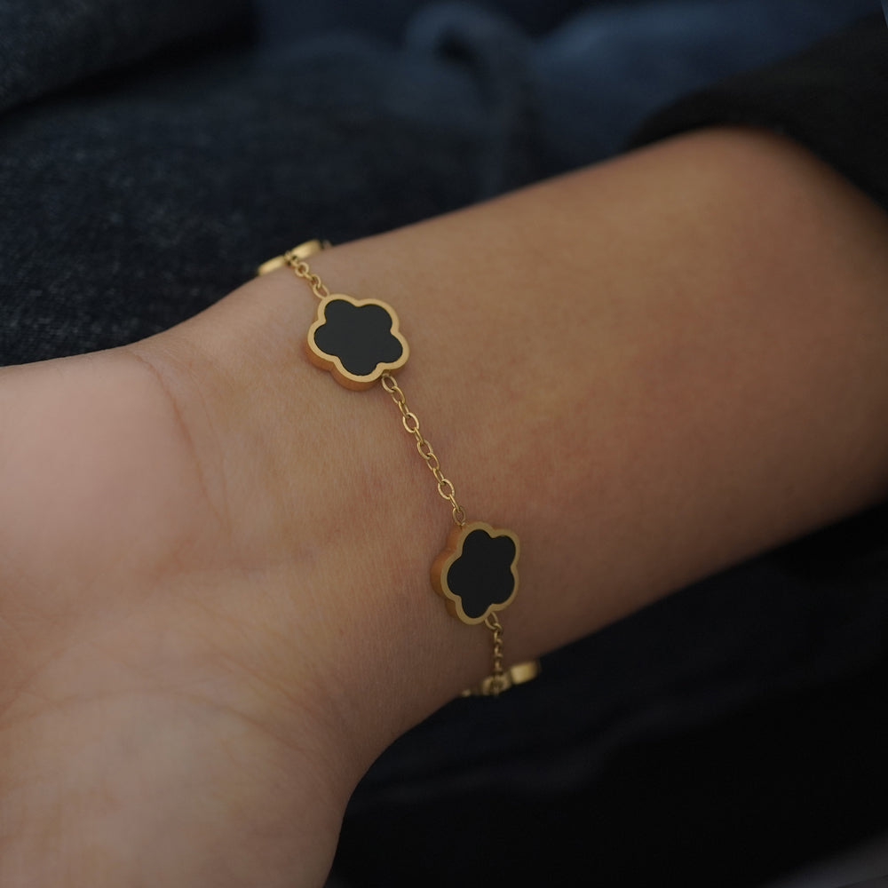 Clover Shaped Bracelet D427
