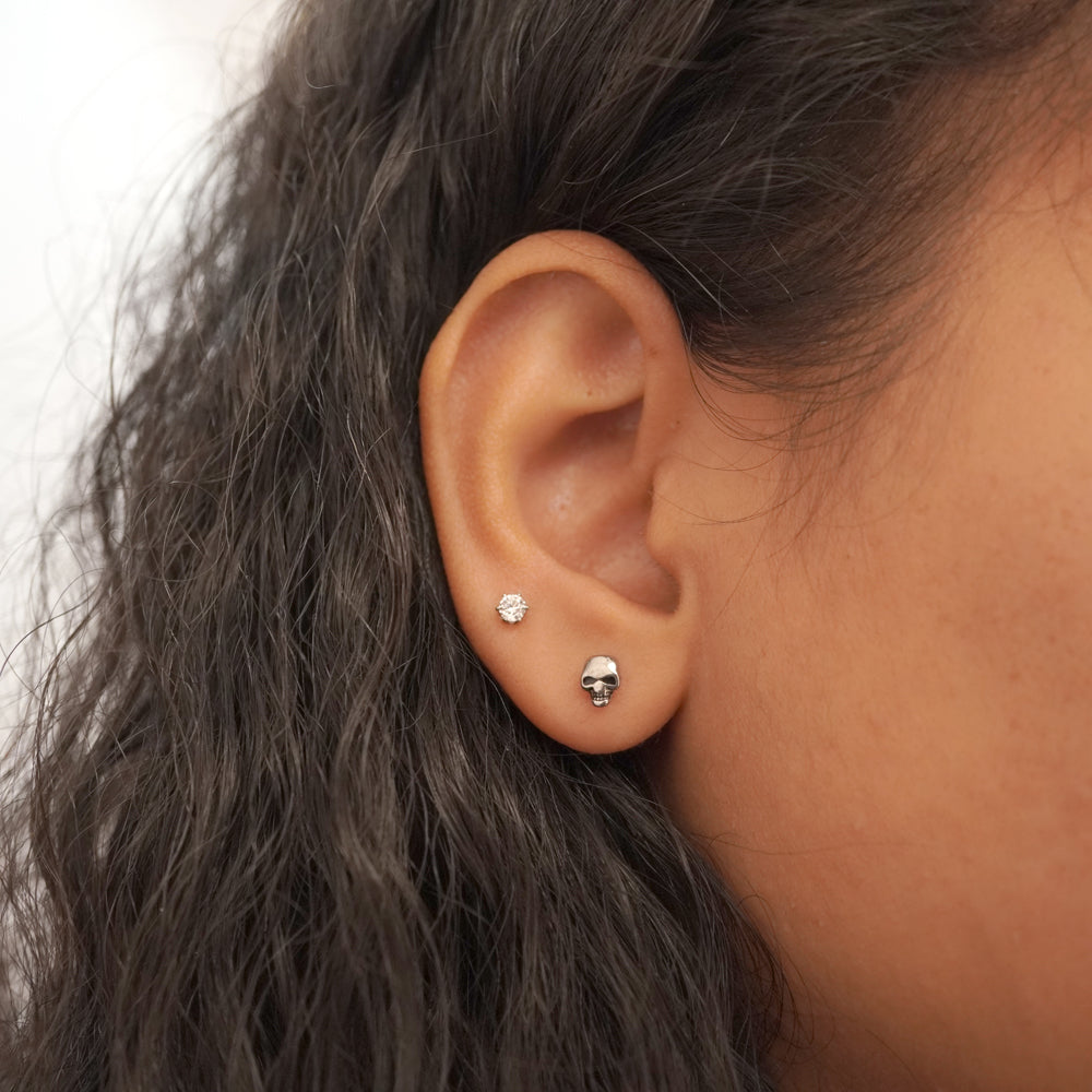 Skull studs D517