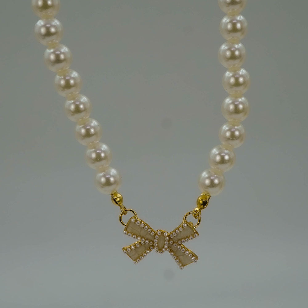 Stacy Bow pearl choker