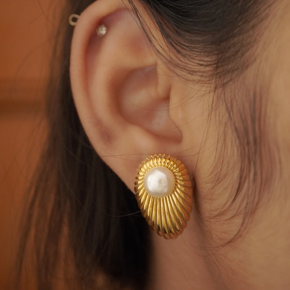Selah Pearl Studded earrings