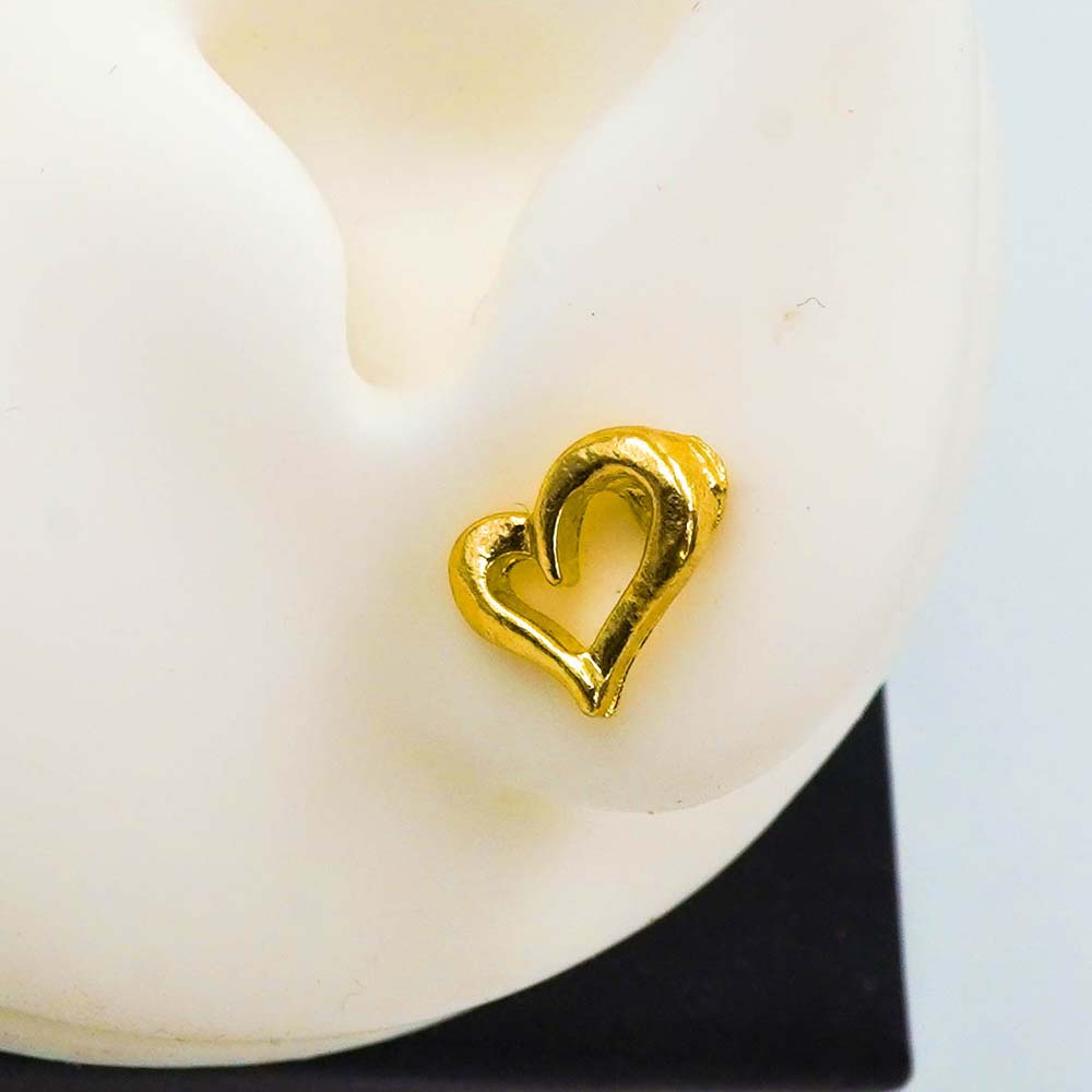 HEART SHAPED STUDS