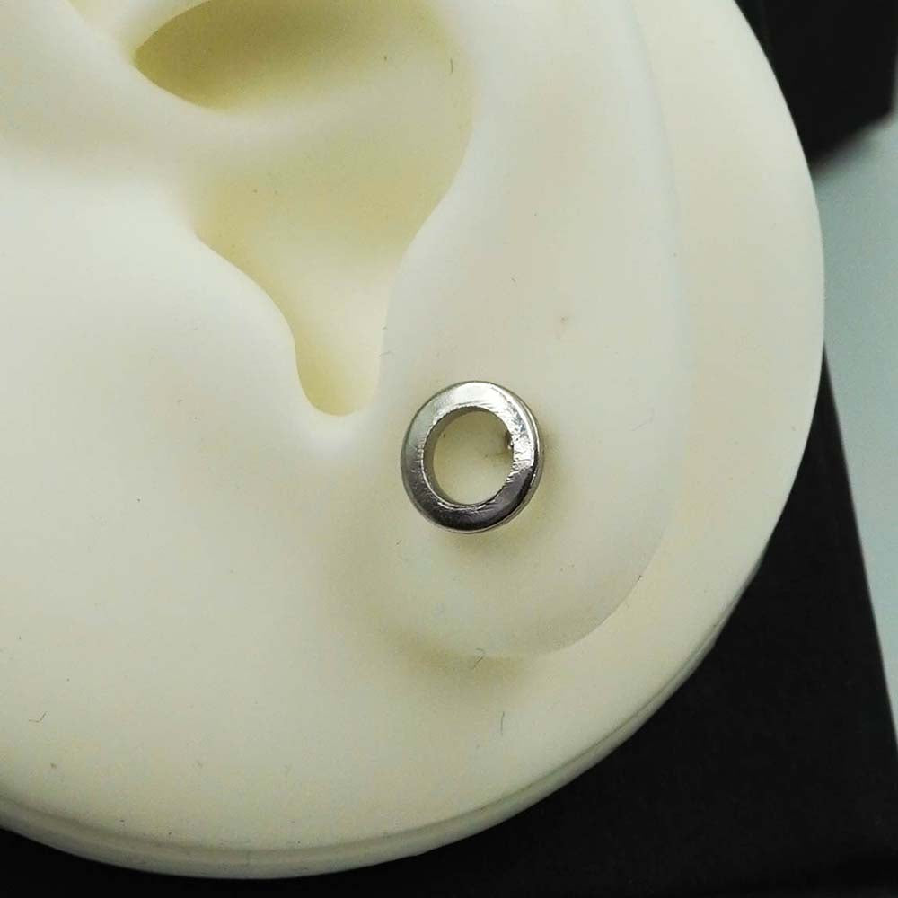 hollow silver studs D1029