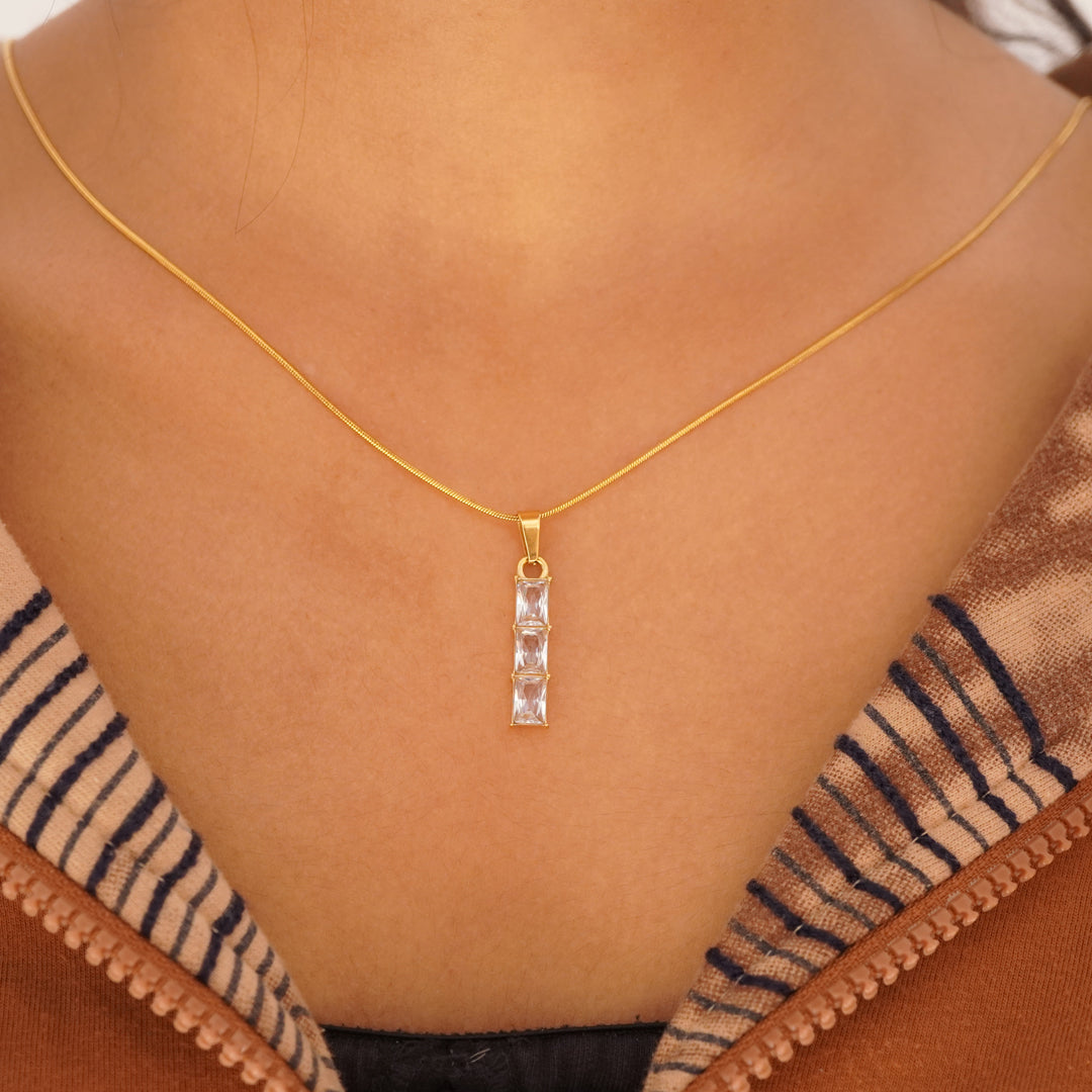 Chloe pendant