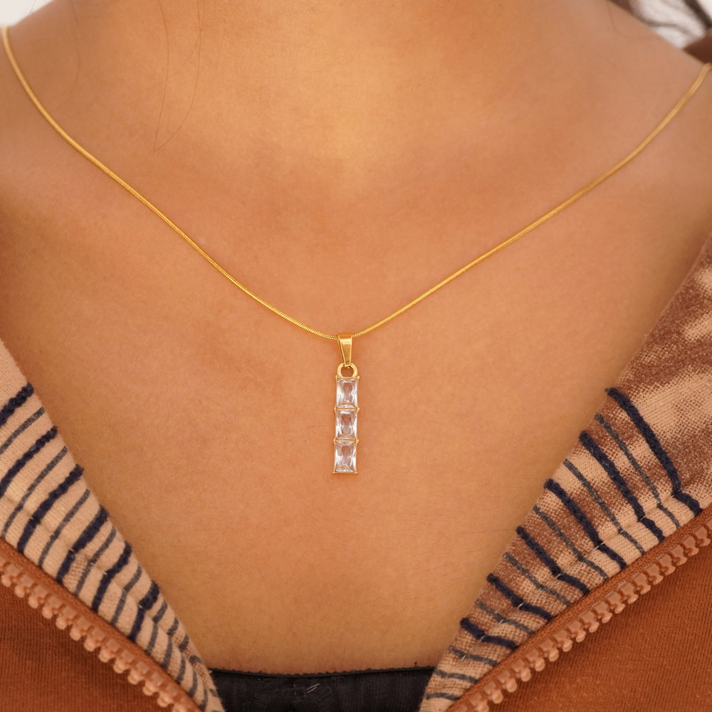 Chloe pendant