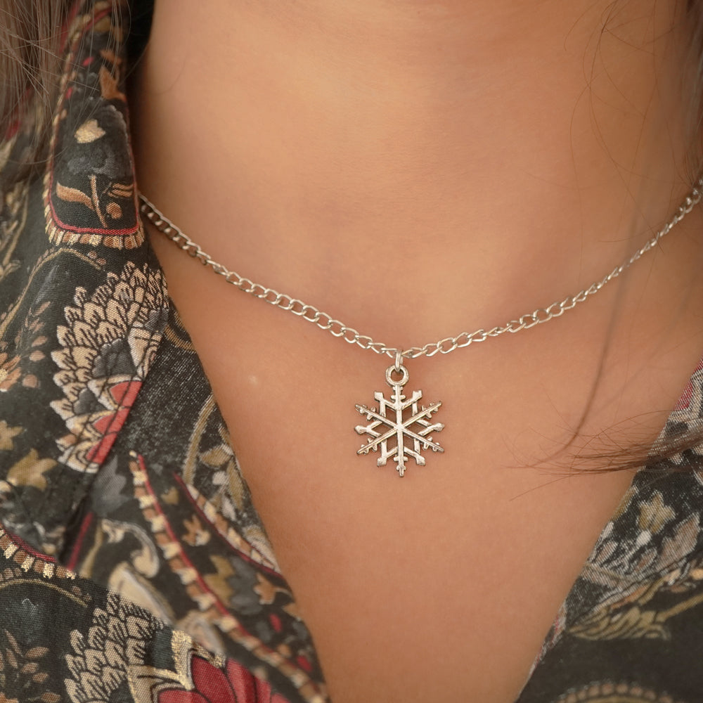 haiely mathwes pendant