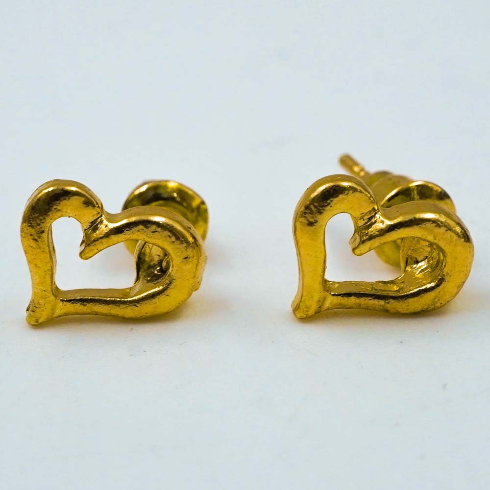 HEART SHAPED STUDS