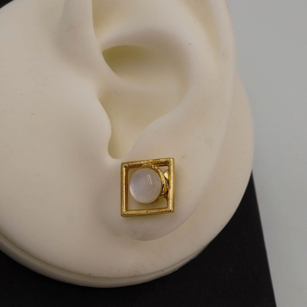 Square pearl studs D761