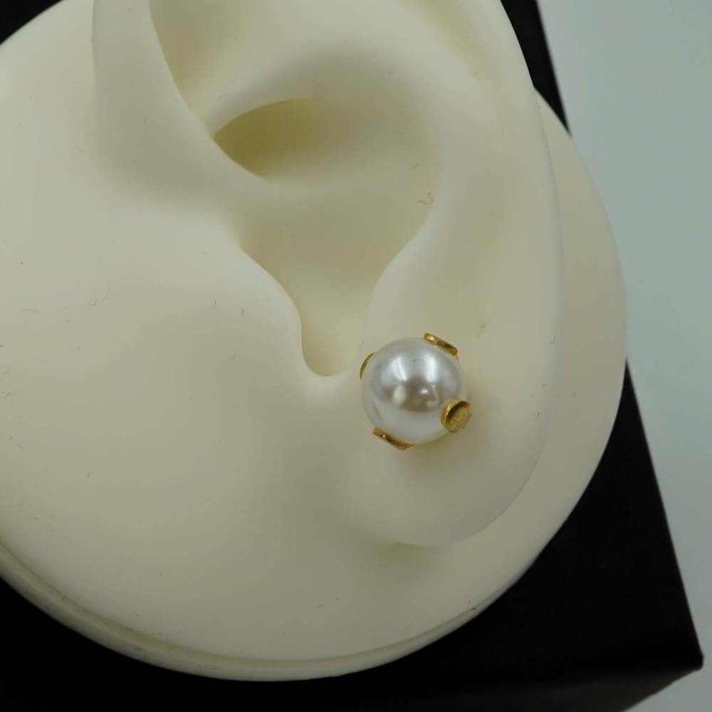 pearl studs