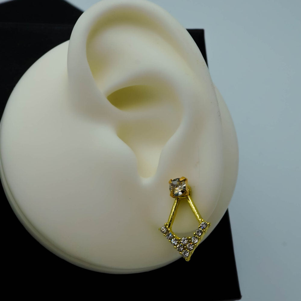 triangular studs d782