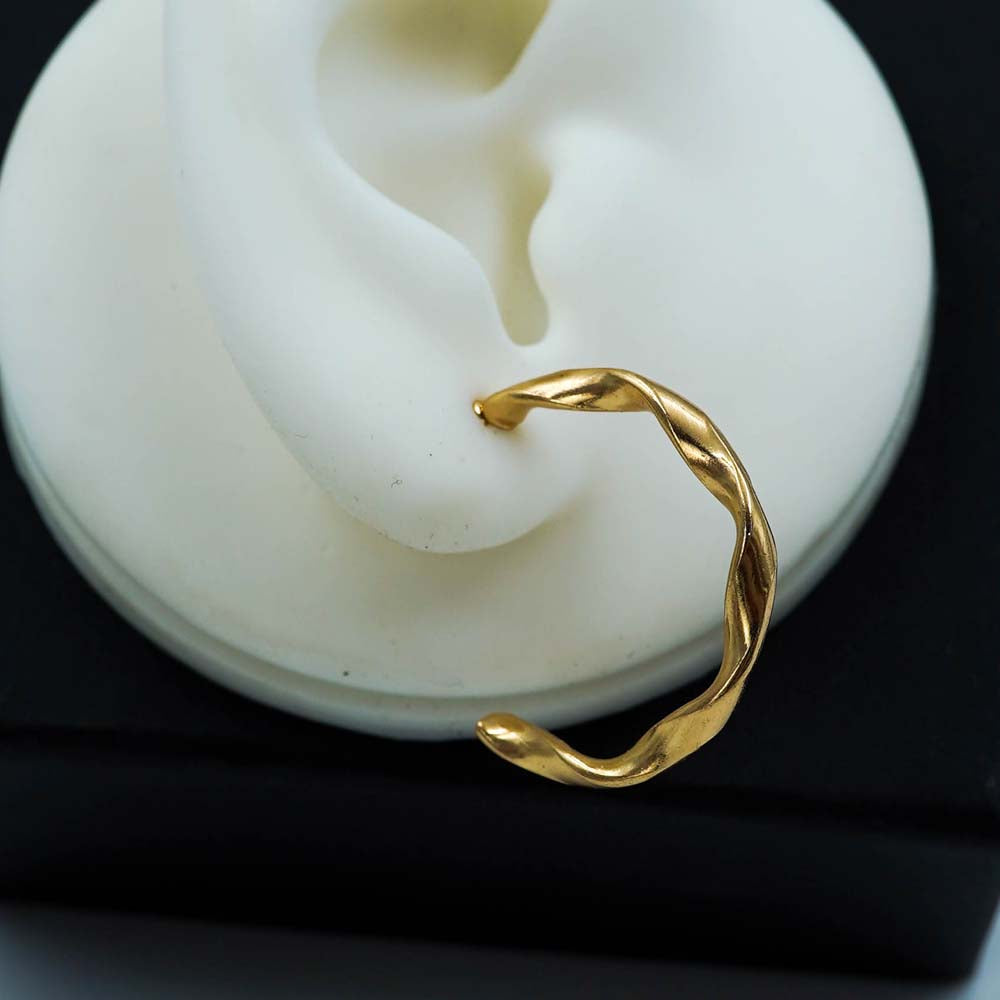 wavy hoops