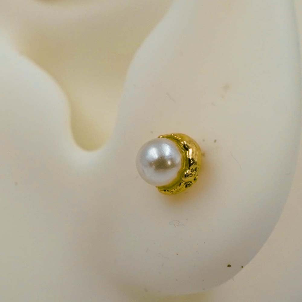pearl studs