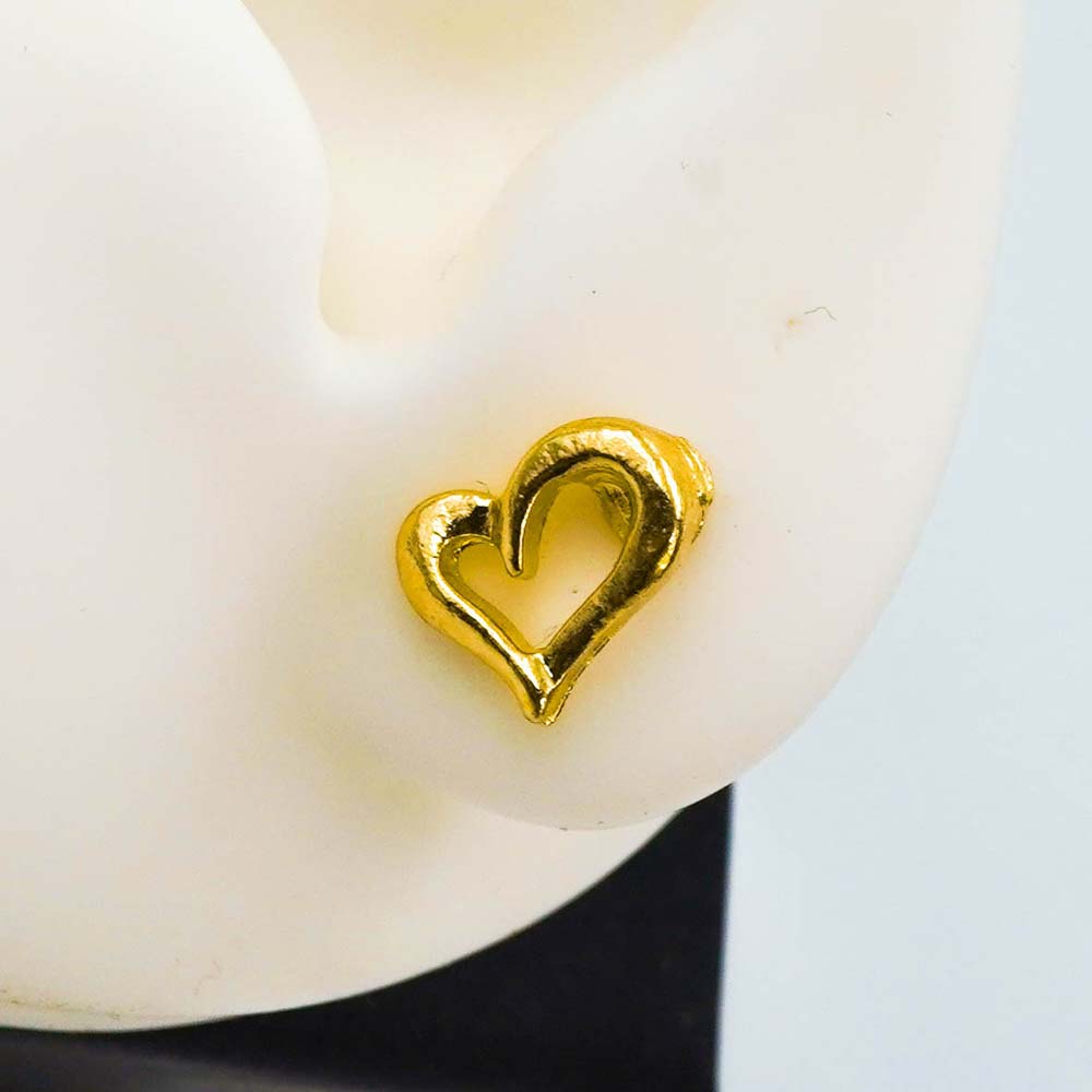 HEART SHAPED STUDS