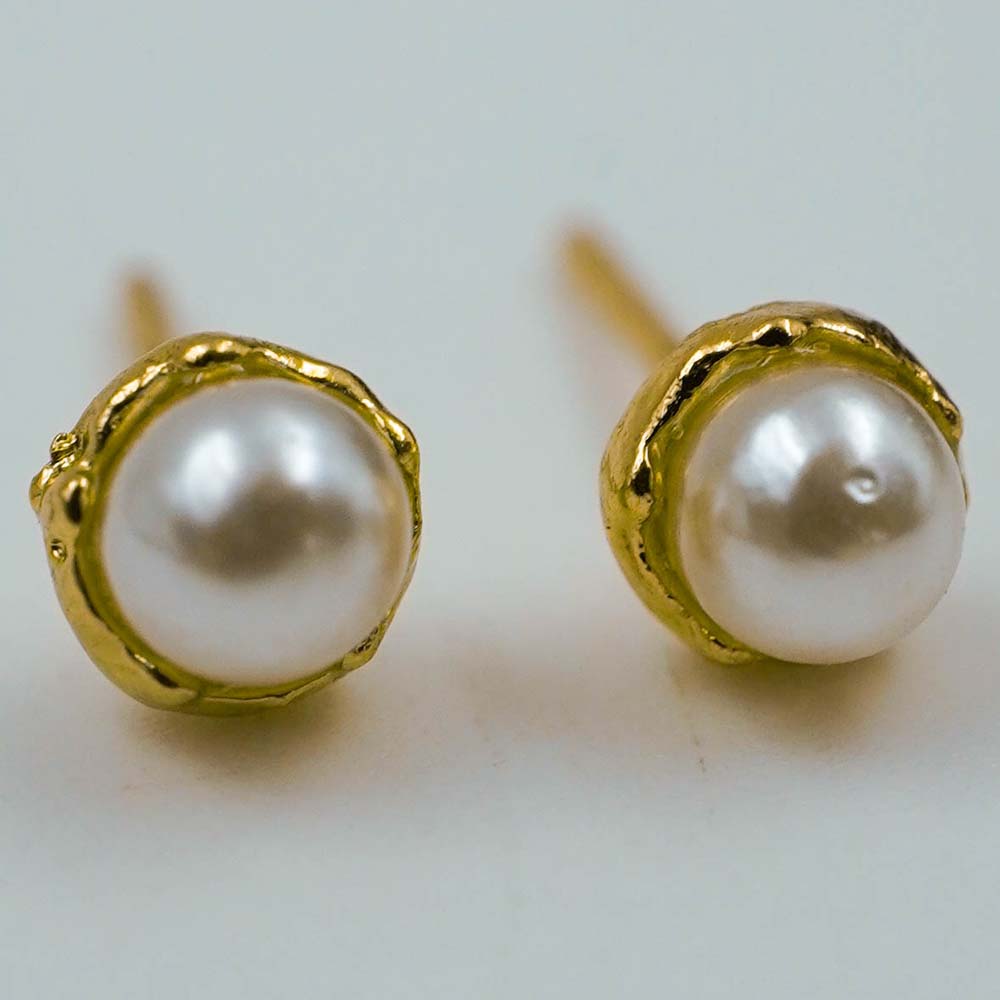 pearl studs