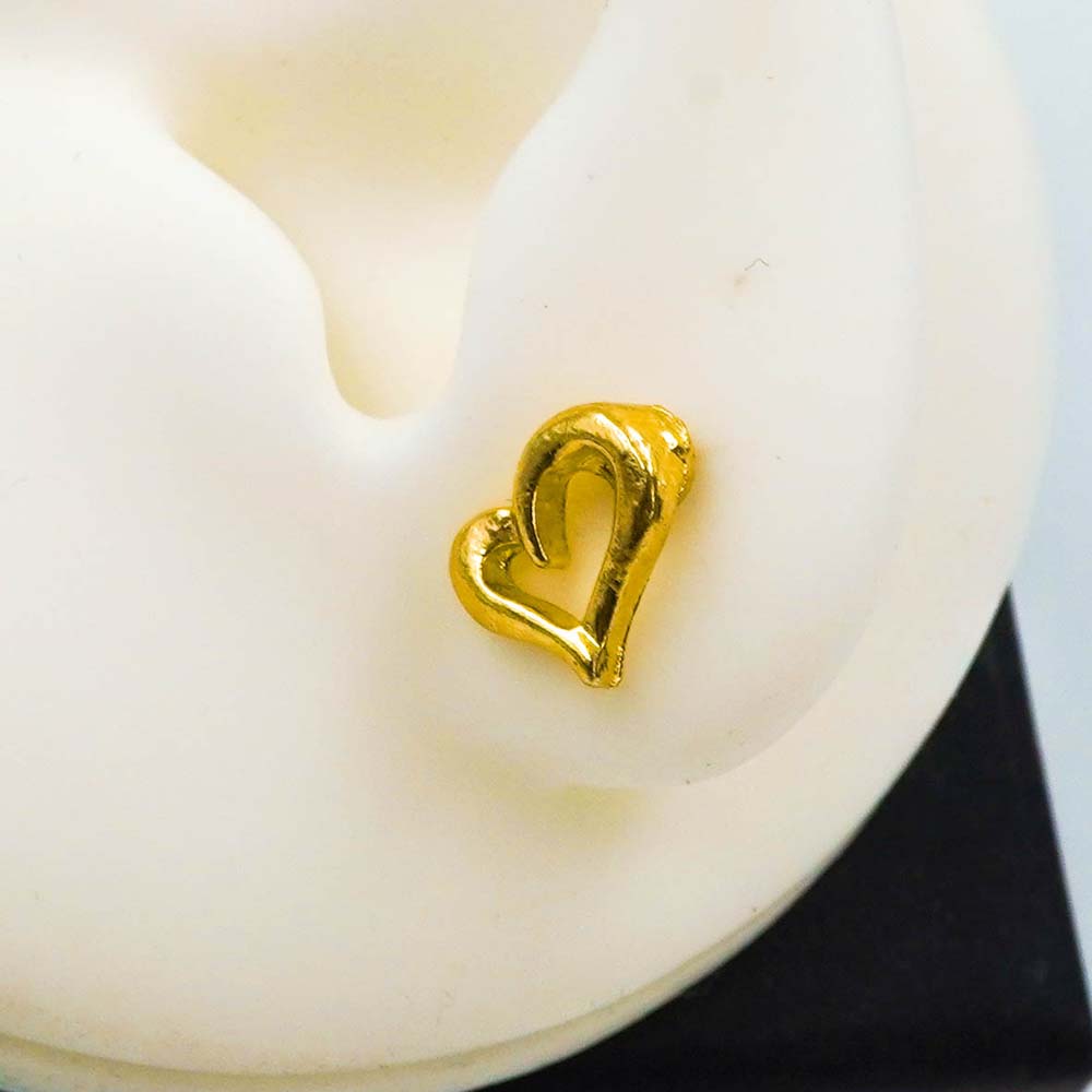 HEART SHAPED STUDS