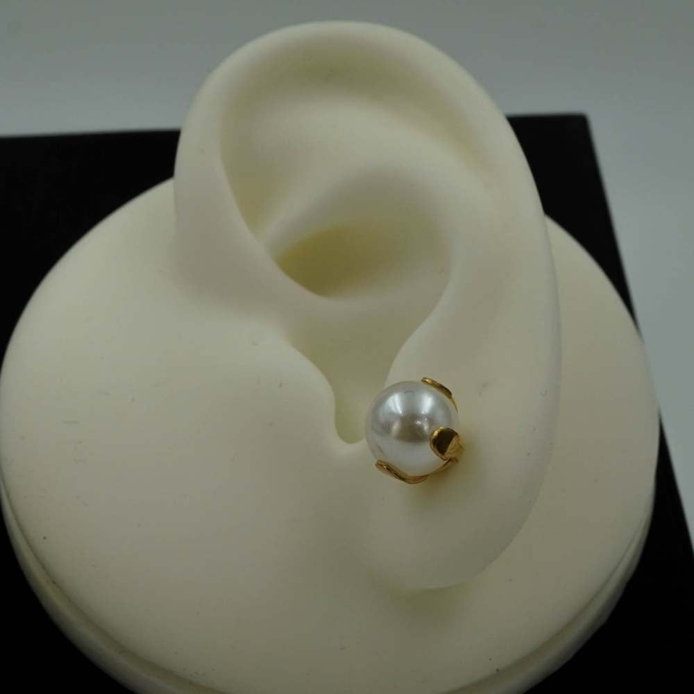 pearl studs