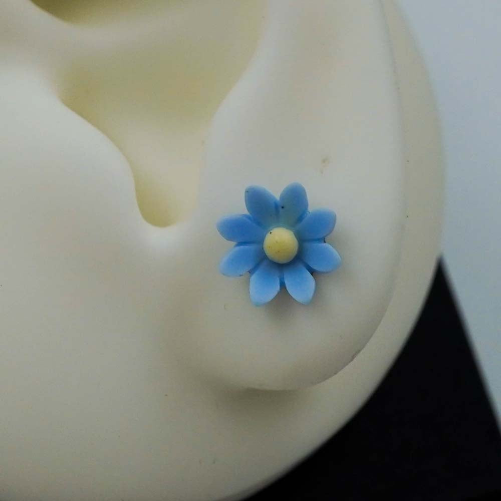 blue daisy studs