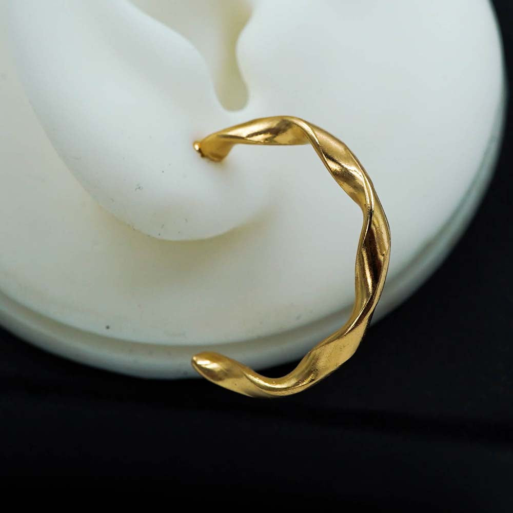 wavy hoops