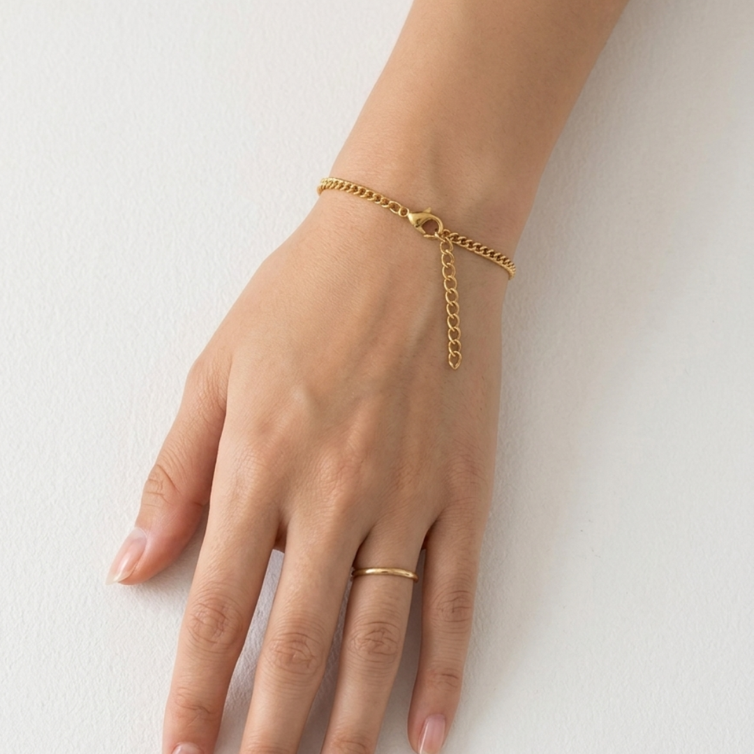 The Aurelia Curb Link Chain