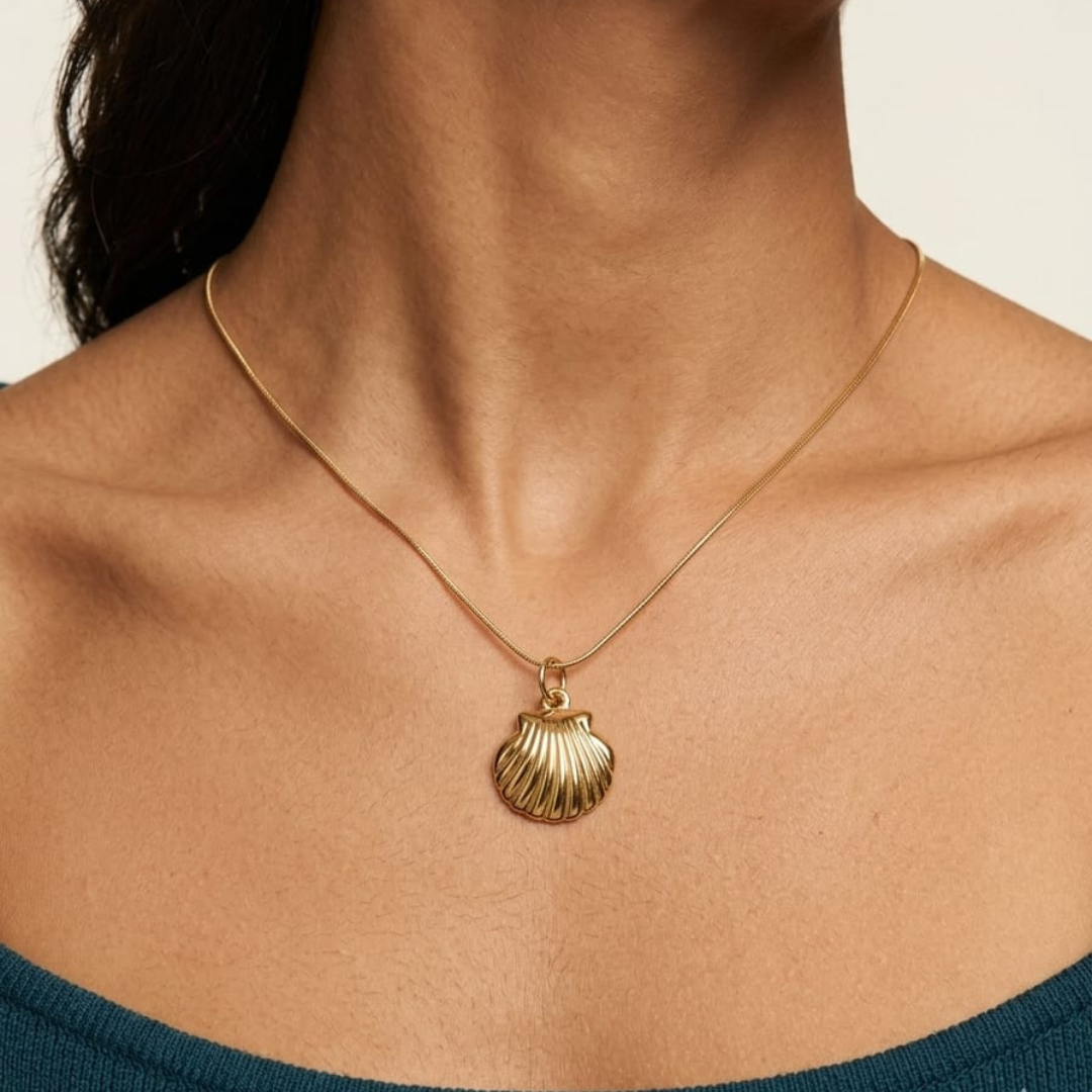The Golden Scallop Pendant
